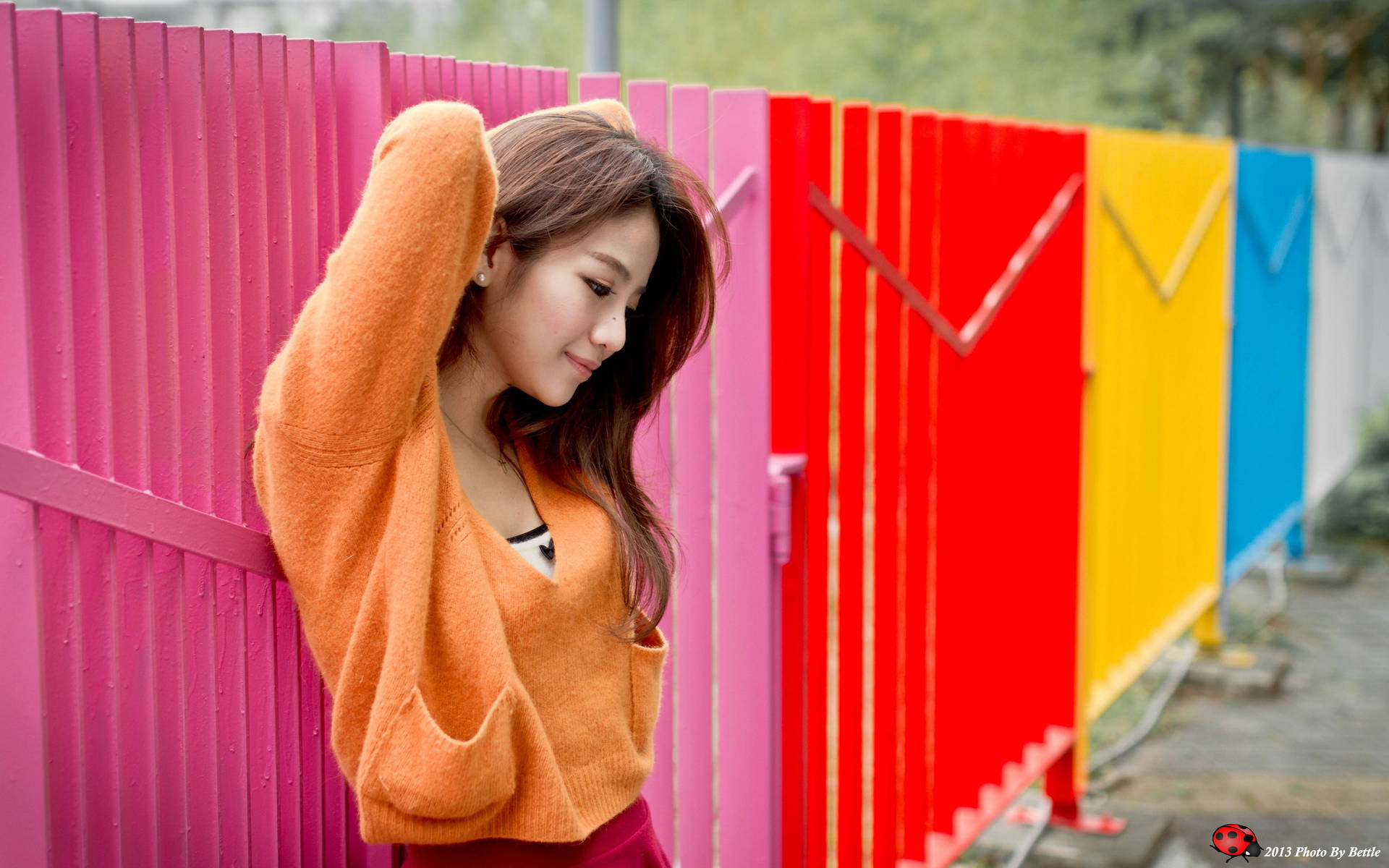 Woman With Colorful Fence 2560x1600 Wallpaper