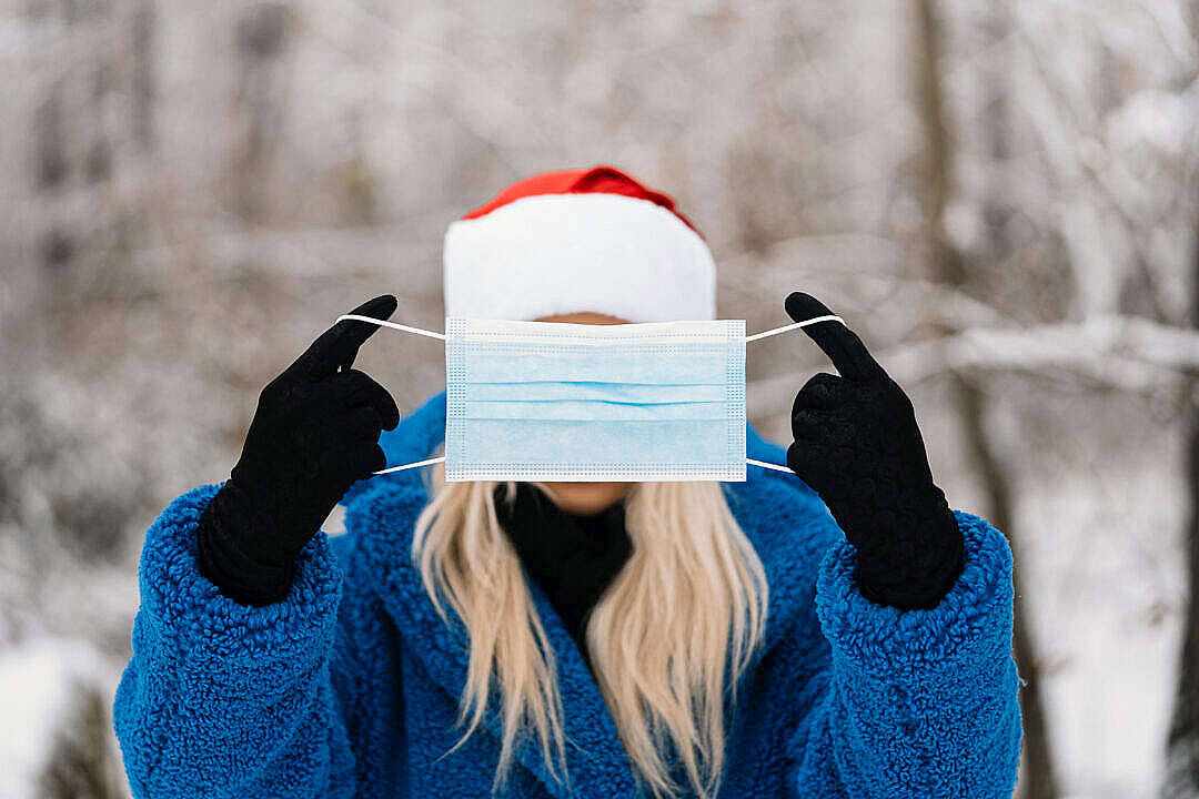Mujercon Máscara Invernal Para El Escritorio Fondo de pantalla