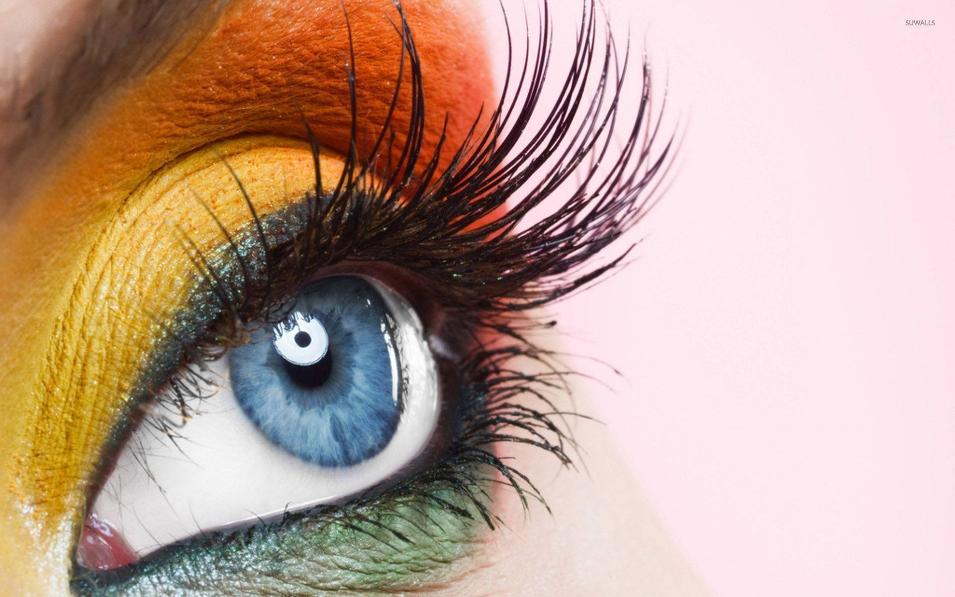 Fraumit Orangem Und Gelbem Augen-make-up Wallpaper