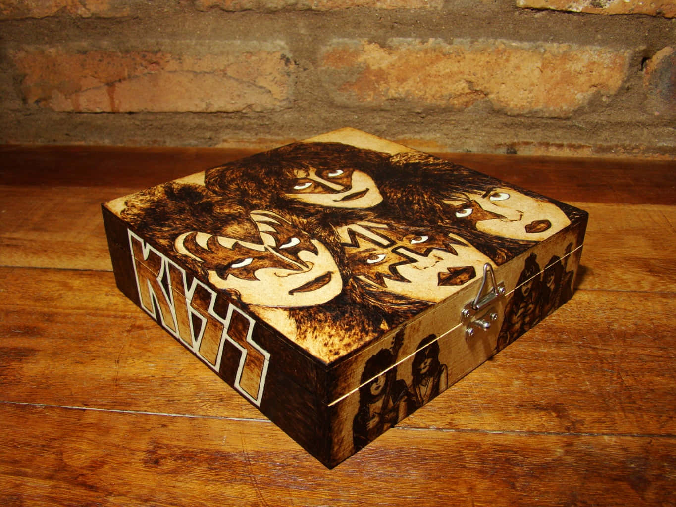 Kiss Box With A Picture Of The Band