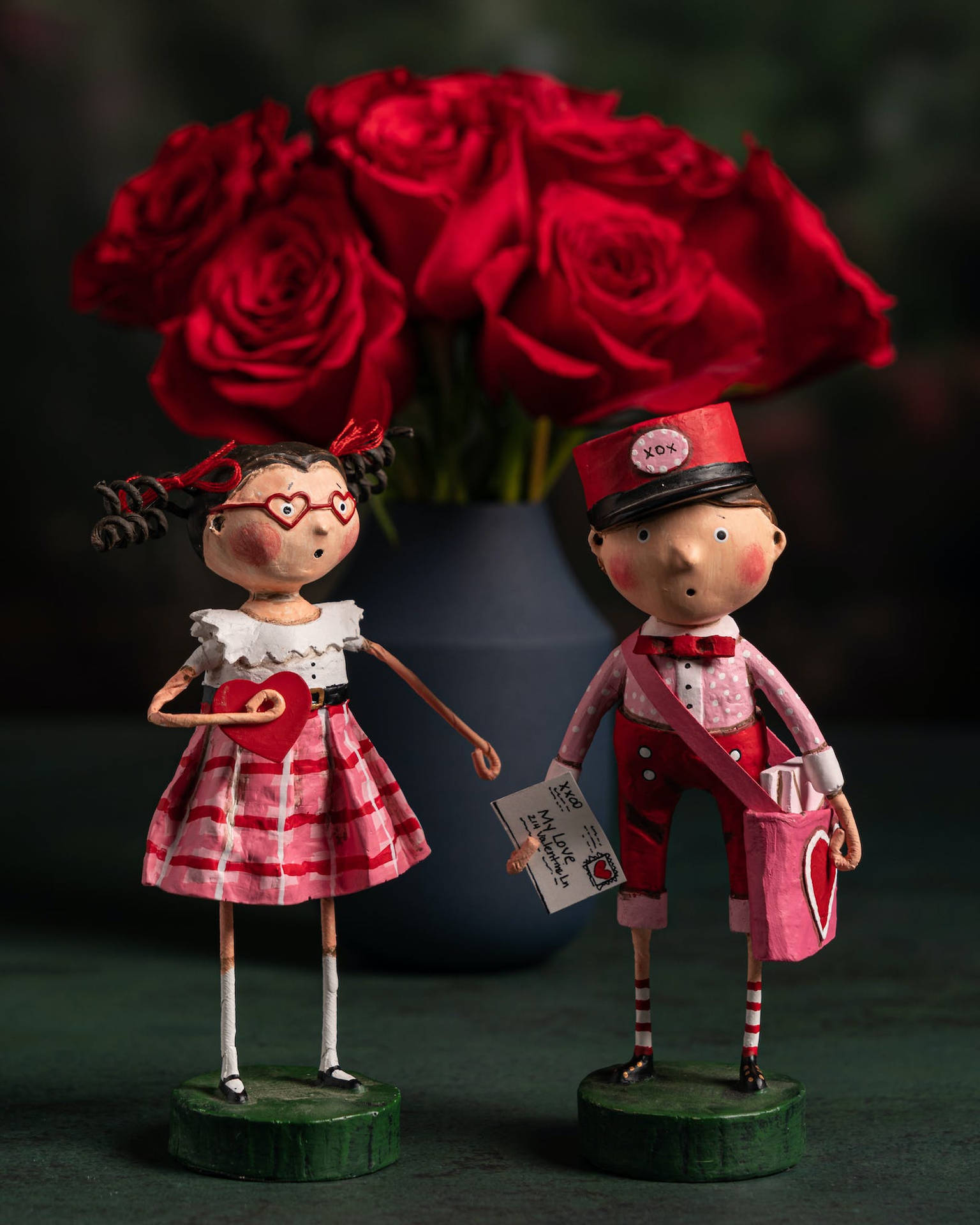 Wooden Cute Dolls For Valentines Wallpaper