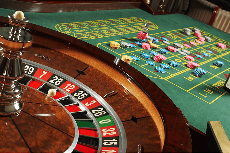 Wooden Roulette Table Betting Chips Baccarat Game Wallpaper