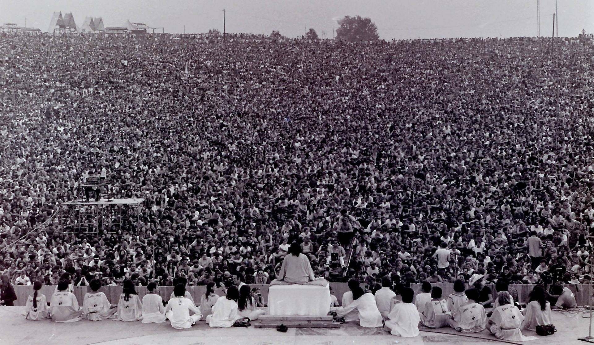 Woodstocksvartvitt Folkmassa. Wallpaper