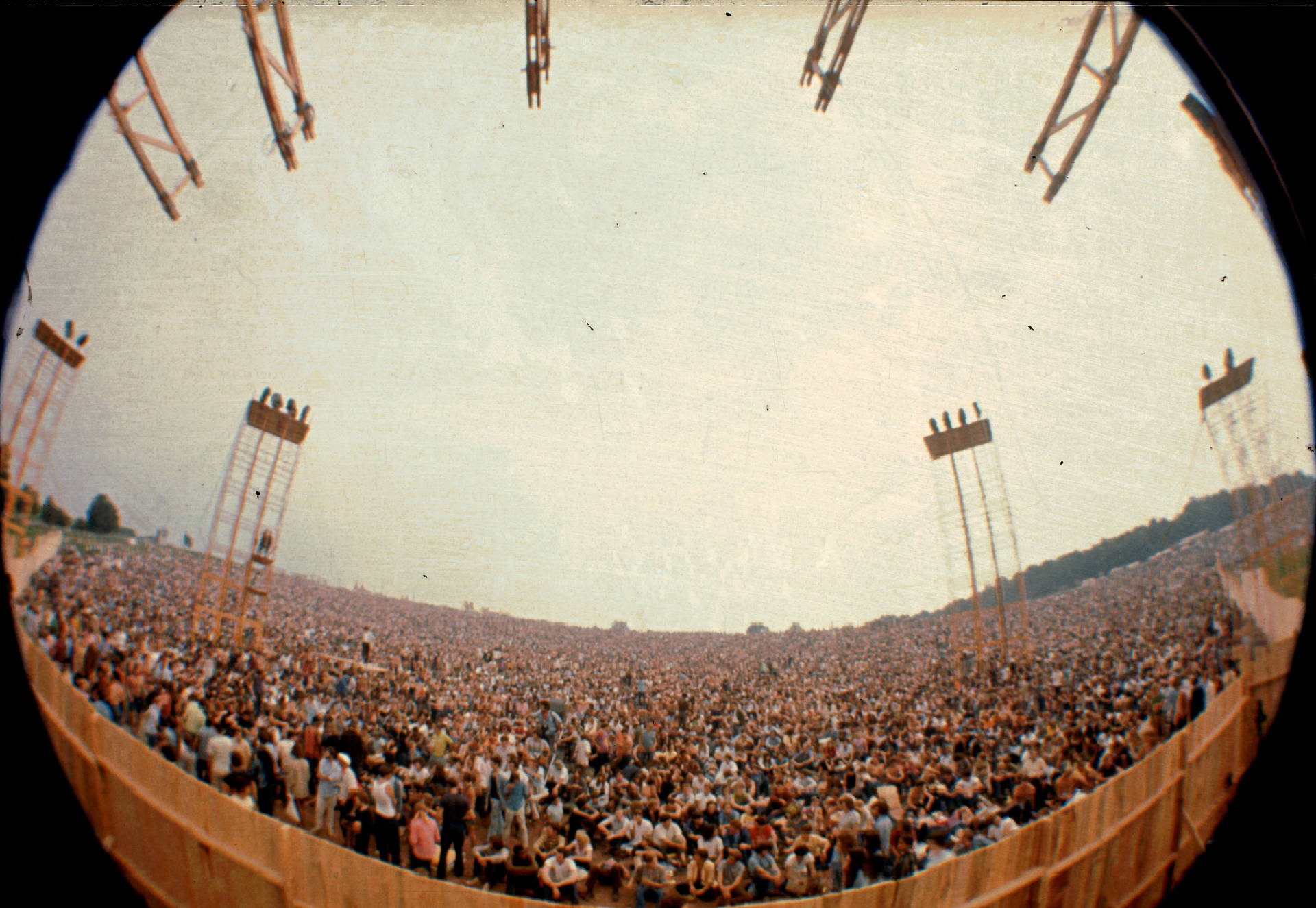 Woodstockmenschenmenge Fischaugenobjektiv Wallpaper