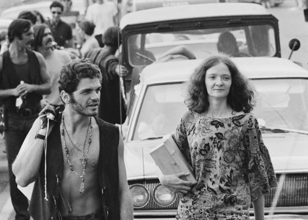 Hippies unite at Woodstock!