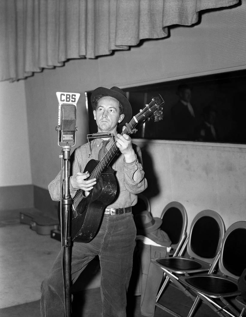 Woody Guthrie CBSF tilbyder en nostalgisk baggrund af tapet. Wallpaper