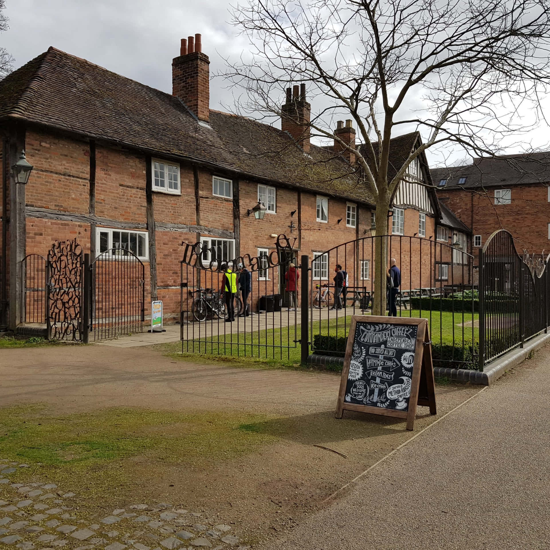 Worcester Historic Buildingsand Courtyard Scene Wallpaper