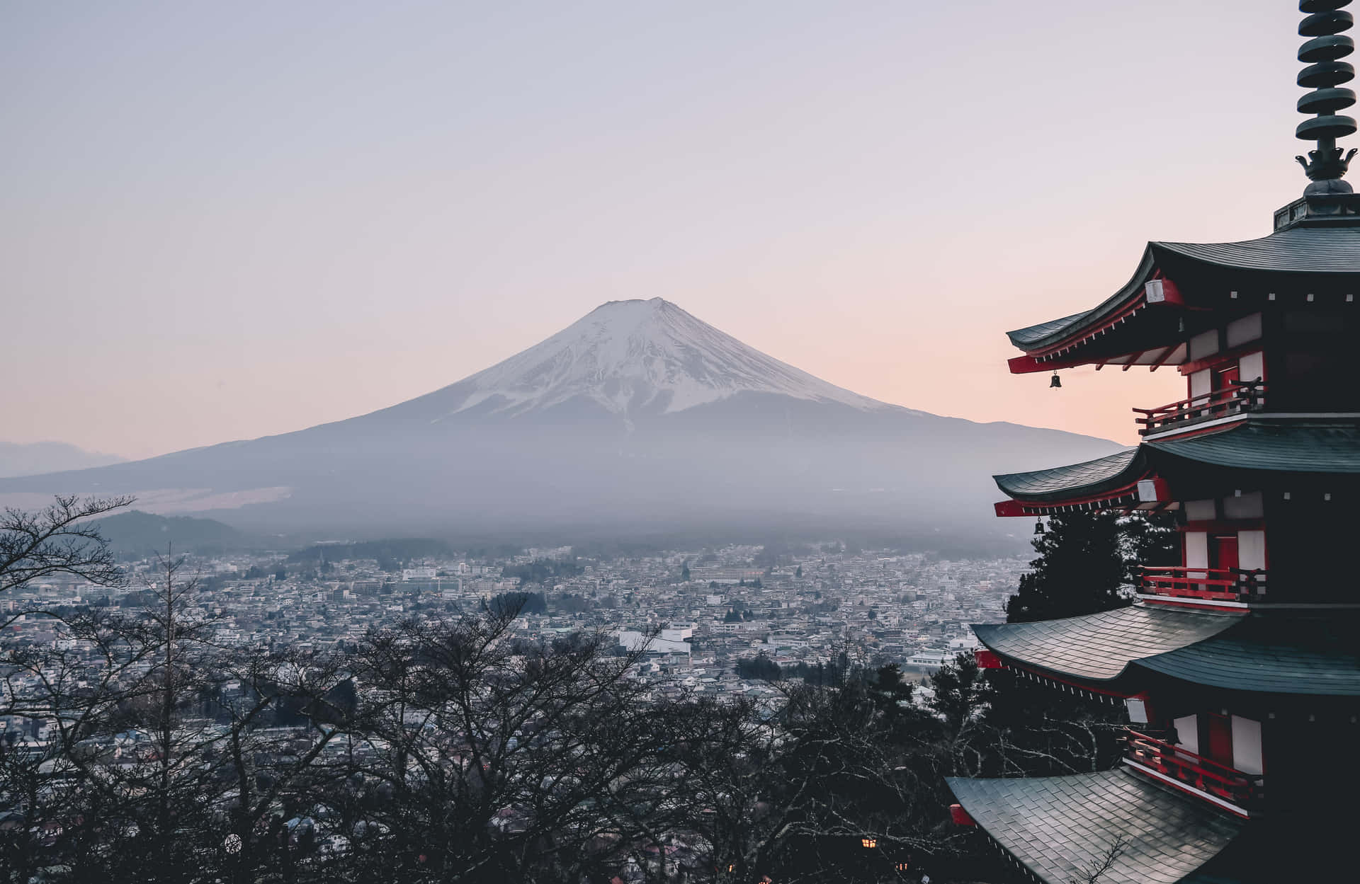 Weltreiseam Mount Fuji. Wallpaper
