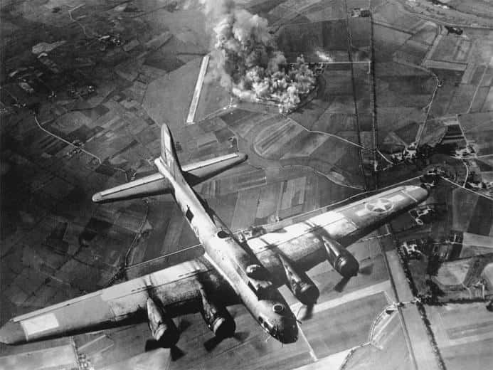 B17bombningsuppdrag Bilder Från Andra Världskriget.