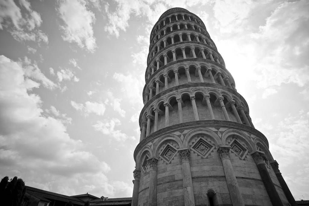Worm's-eye View Leaning Tower Of Pisa Wallpaper