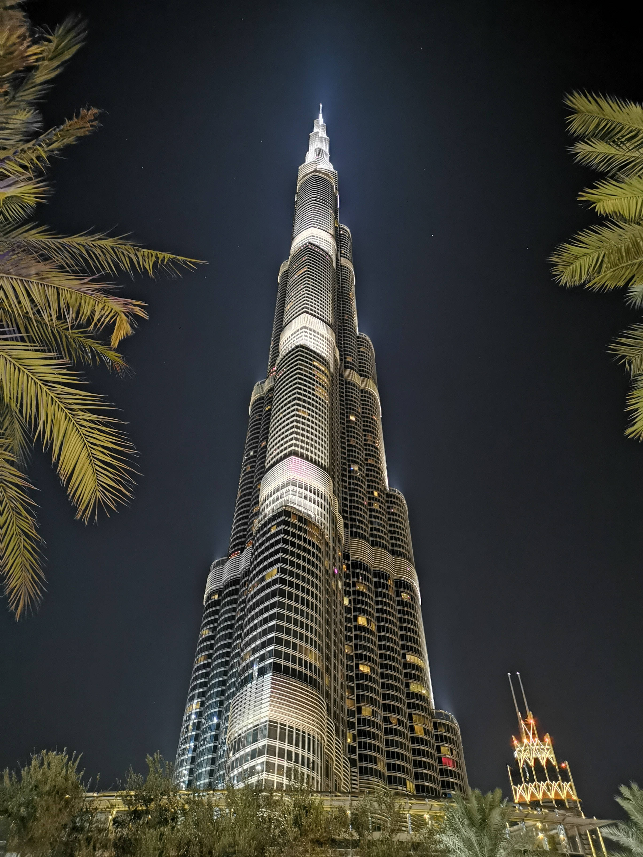 Worm's Eye View Of Burj Khalifa Wallpaper