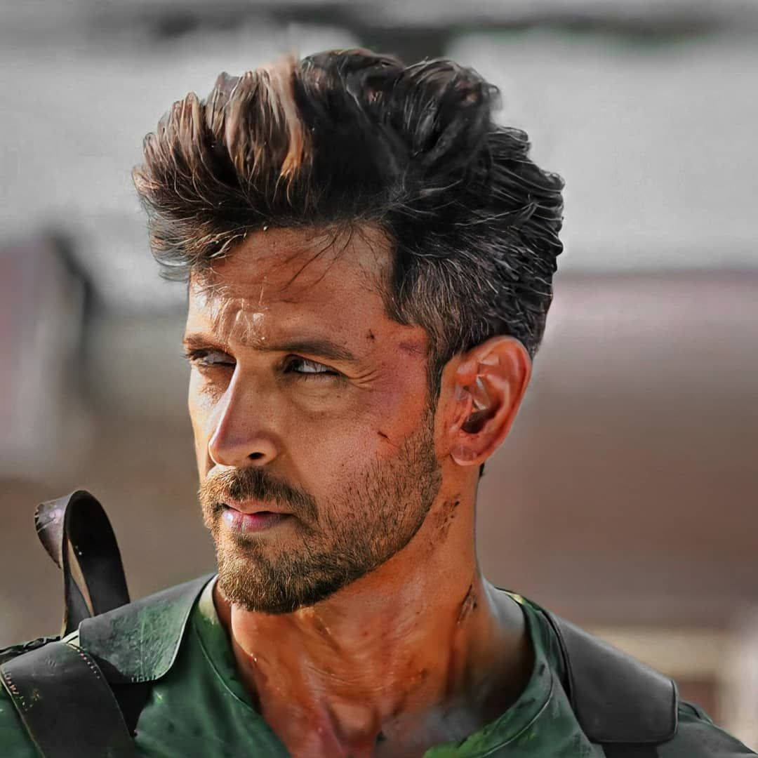 Wounded And Rugged Hrithik Roshan War Wallpaper