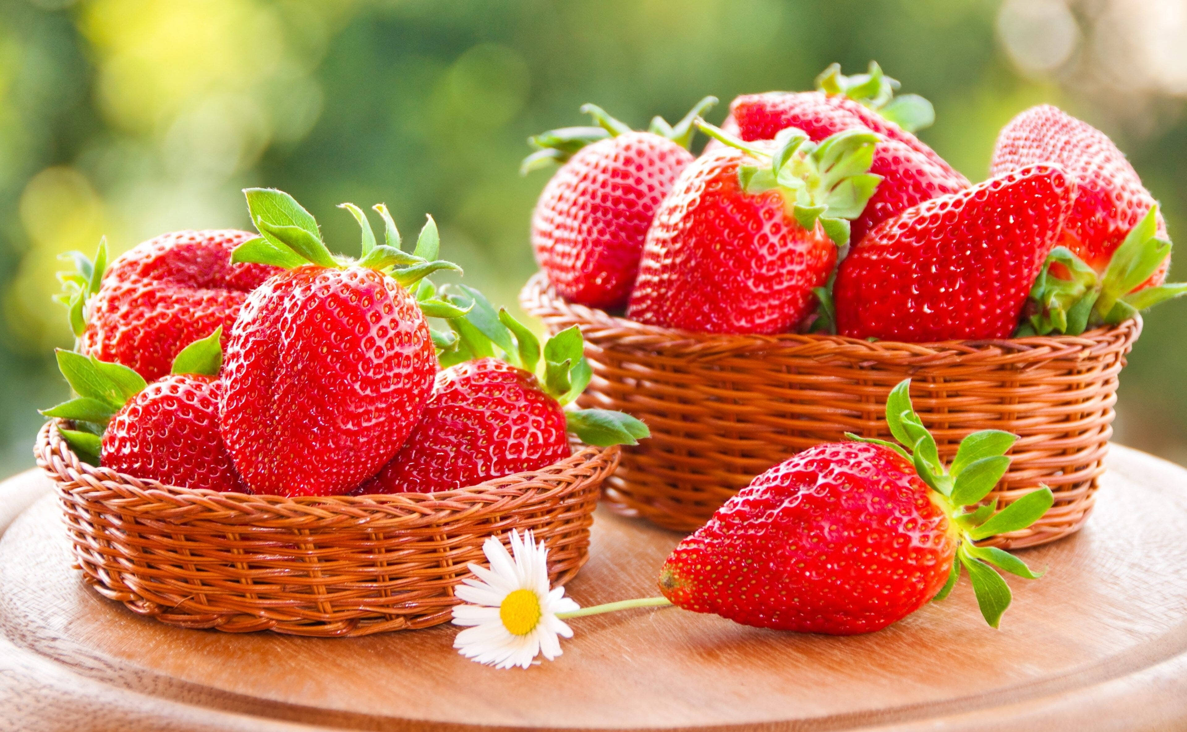 Woven Baskets Filled With Strawberry Desktop Wallpaper