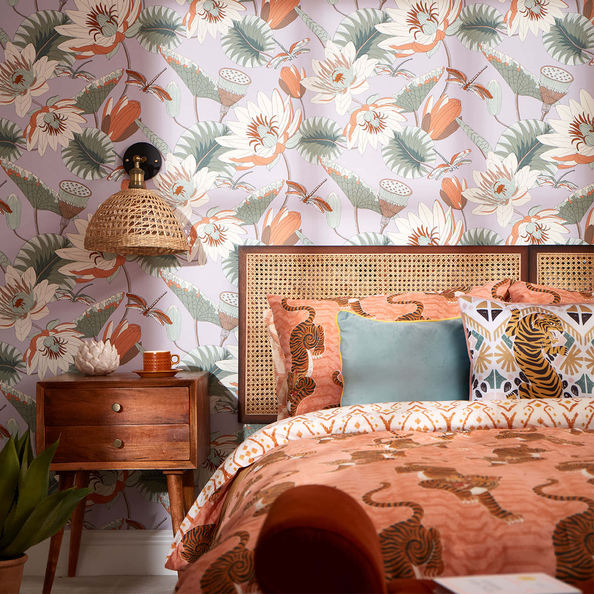 paperVævet seng hovedgavel i floral tapet Wallpaper