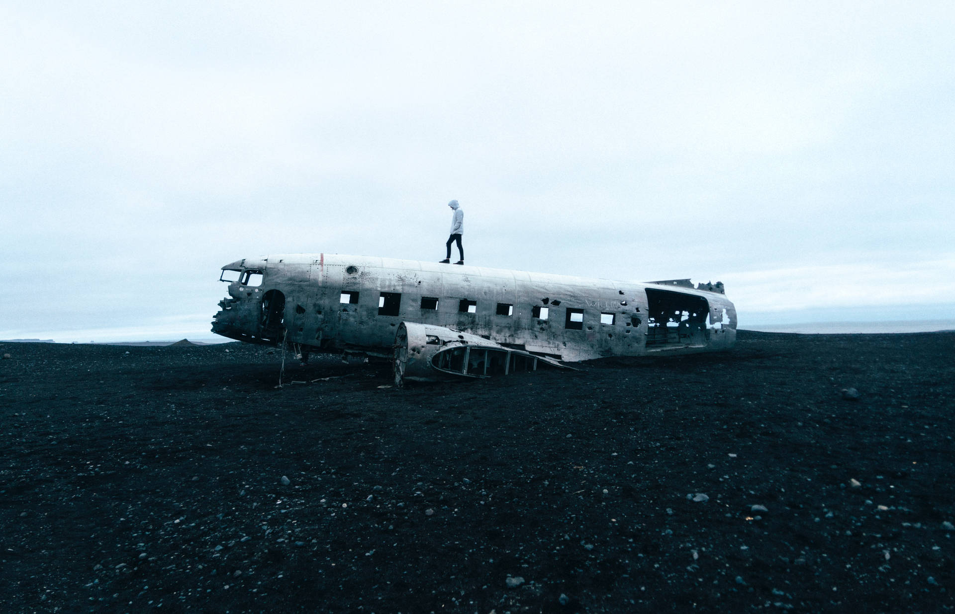 Wrecked Plane 4k Hd Wallpaper