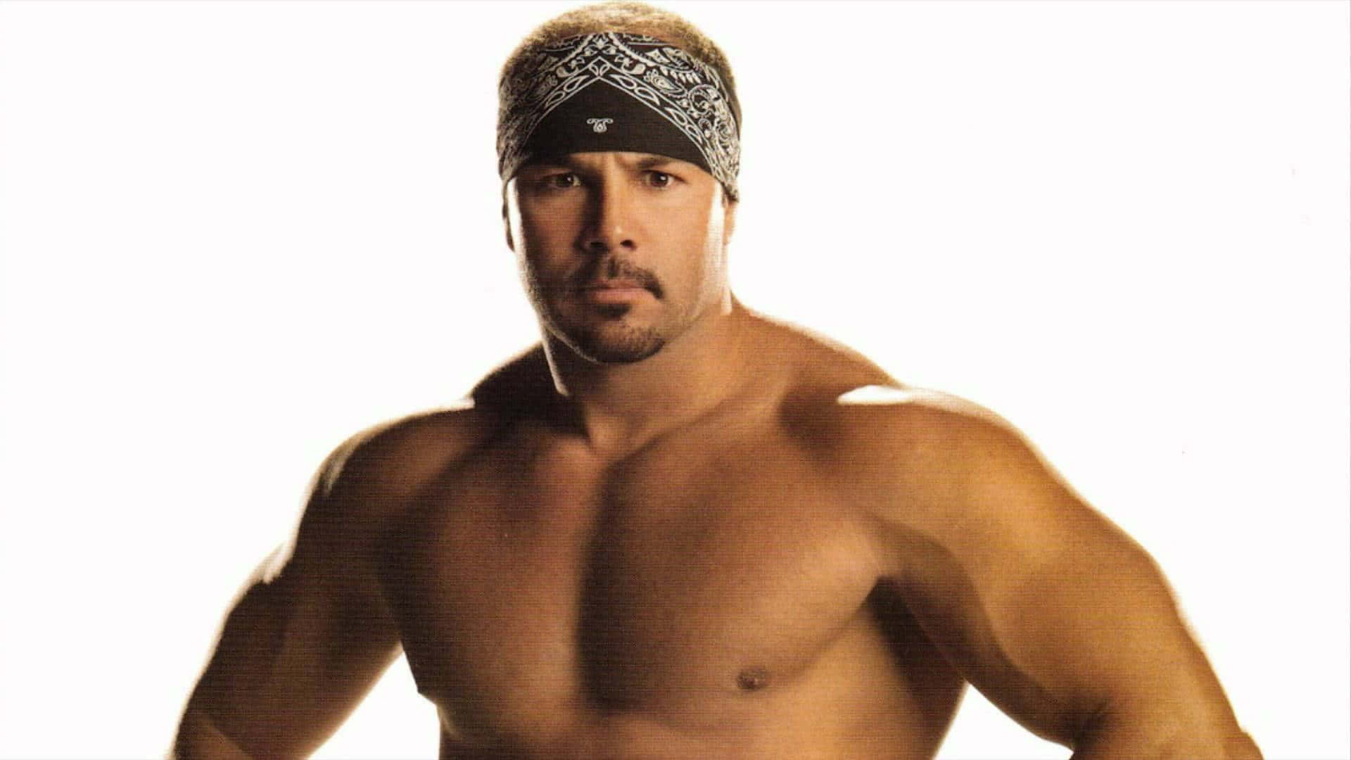 Wrestler Chavo Guererro Jr med Bandana Portræt Wallpaper Wallpaper