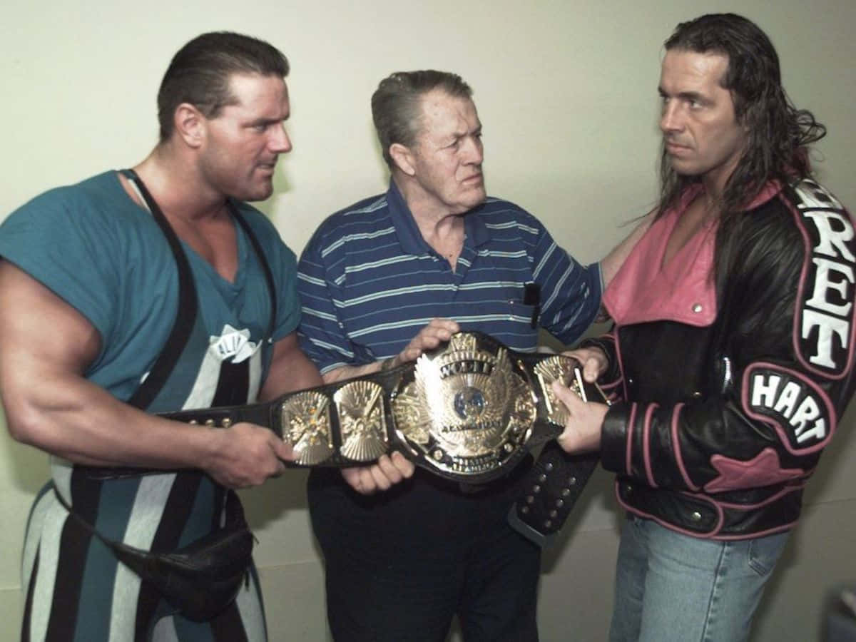 Wrestlers Stu Hart med Bret Hart og Davey Boy Smith Wallpaper