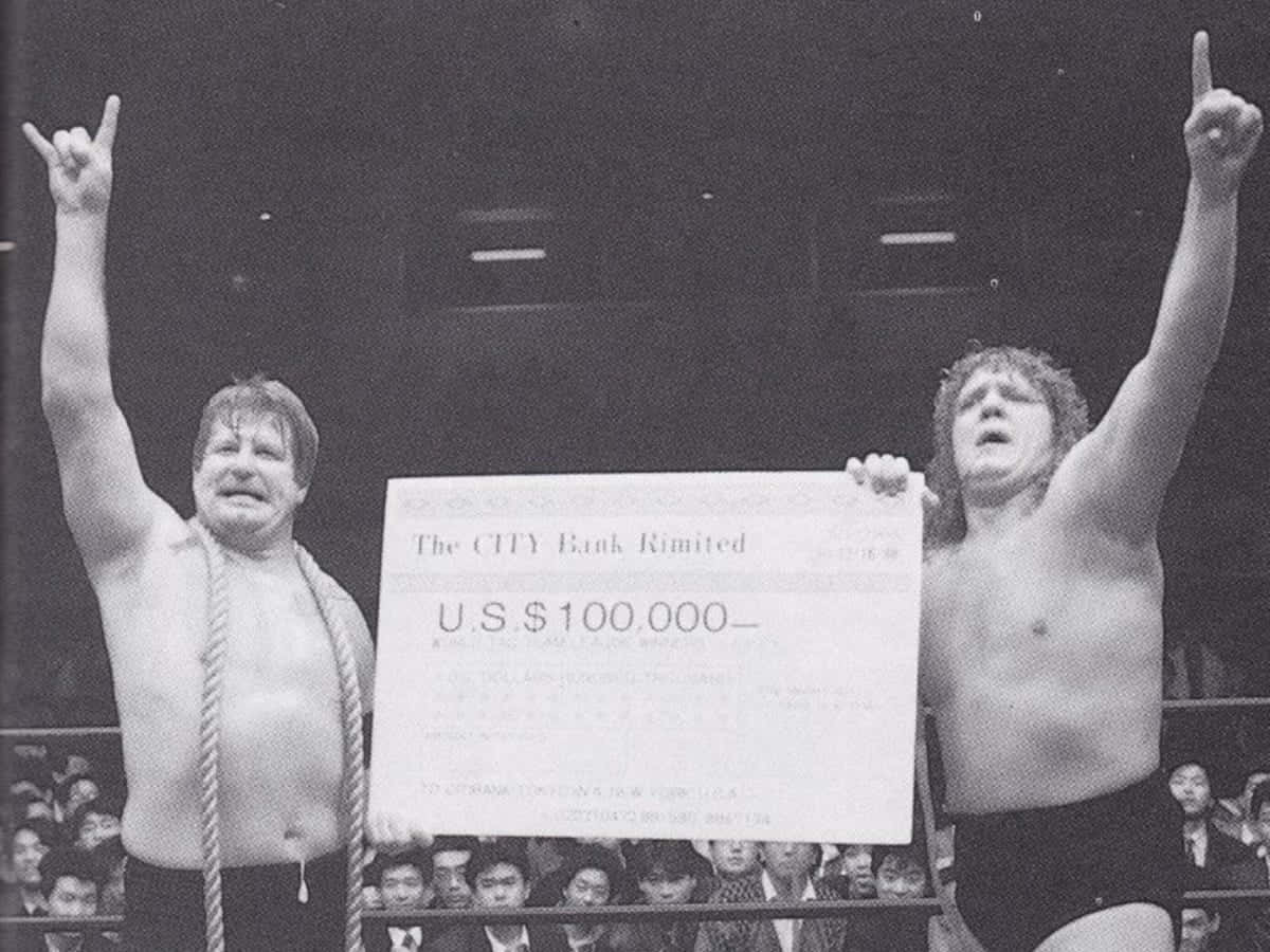 Wrestlere Terry Gordy og Stan Hansen Japansk flag tapet Wallpaper