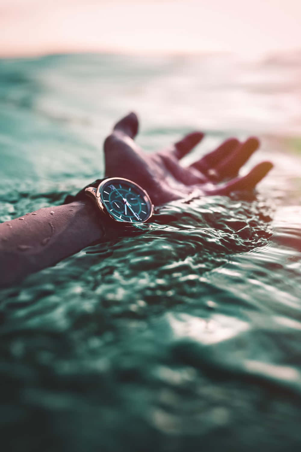 Wristwatchin Sea Water Wallpaper