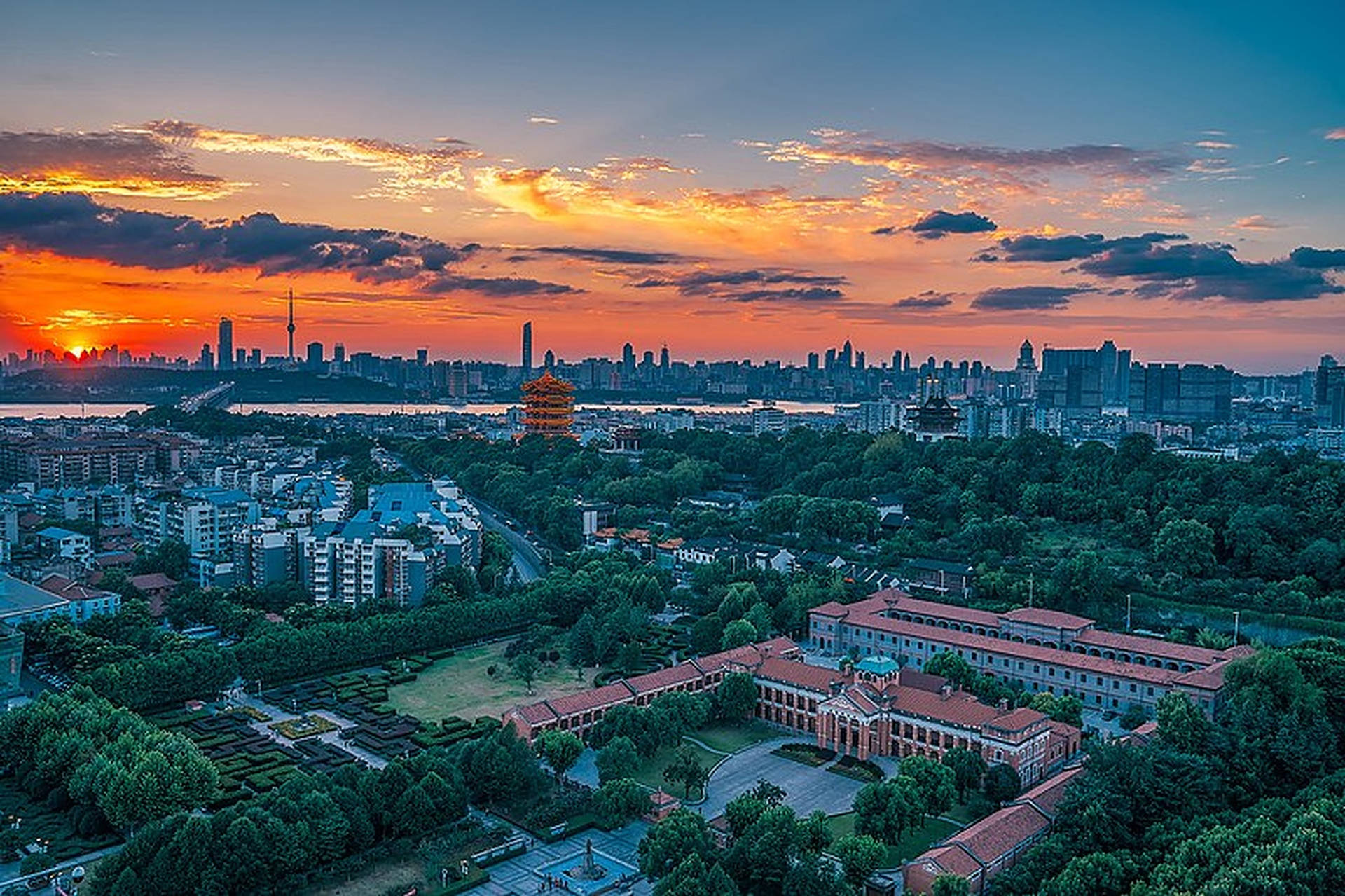 Tramonto Arancione Della Città Di Wuhan Sfondo