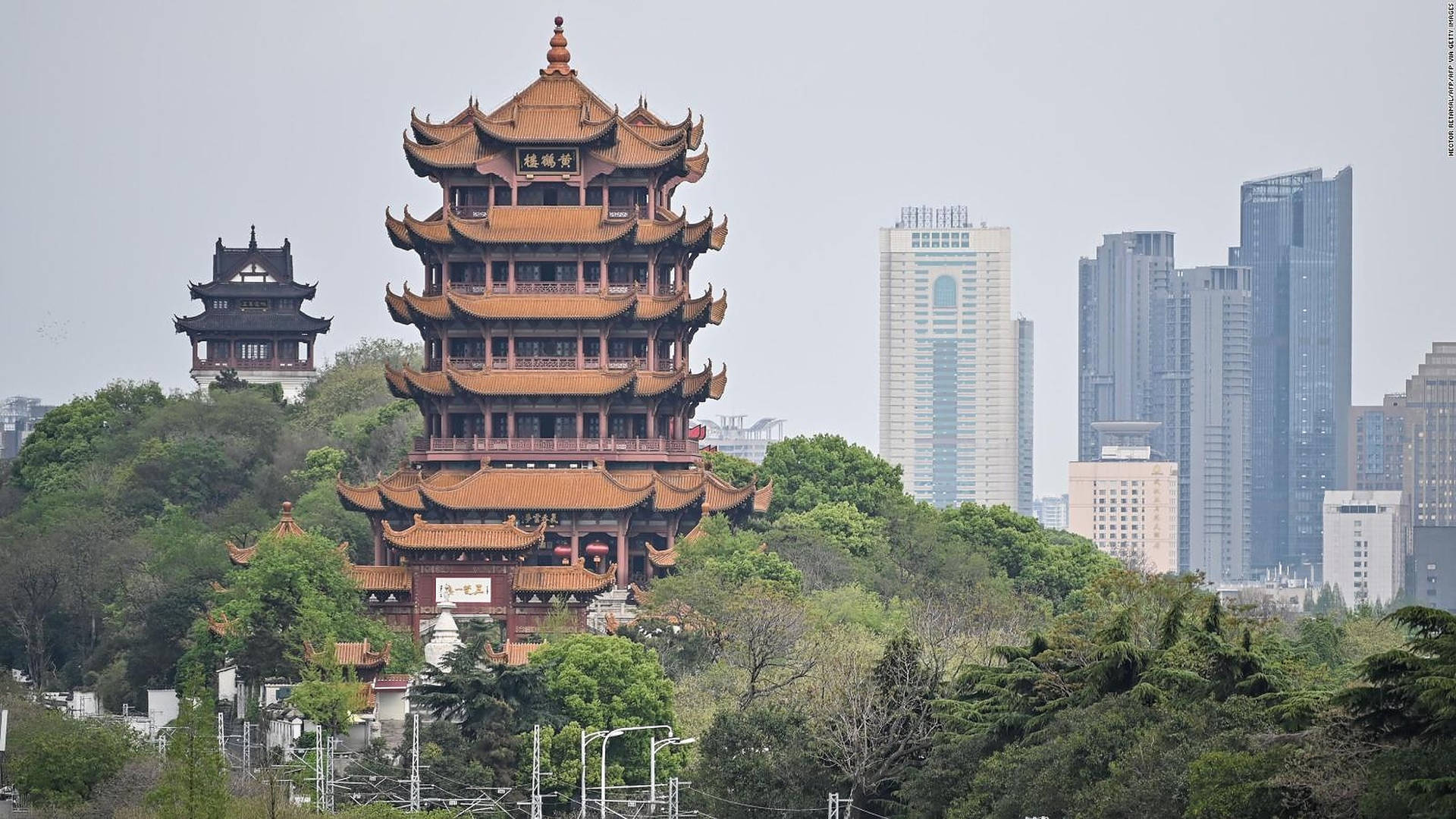Torreamarela De Guindaste Em Wuhan, China. Papel de Parede