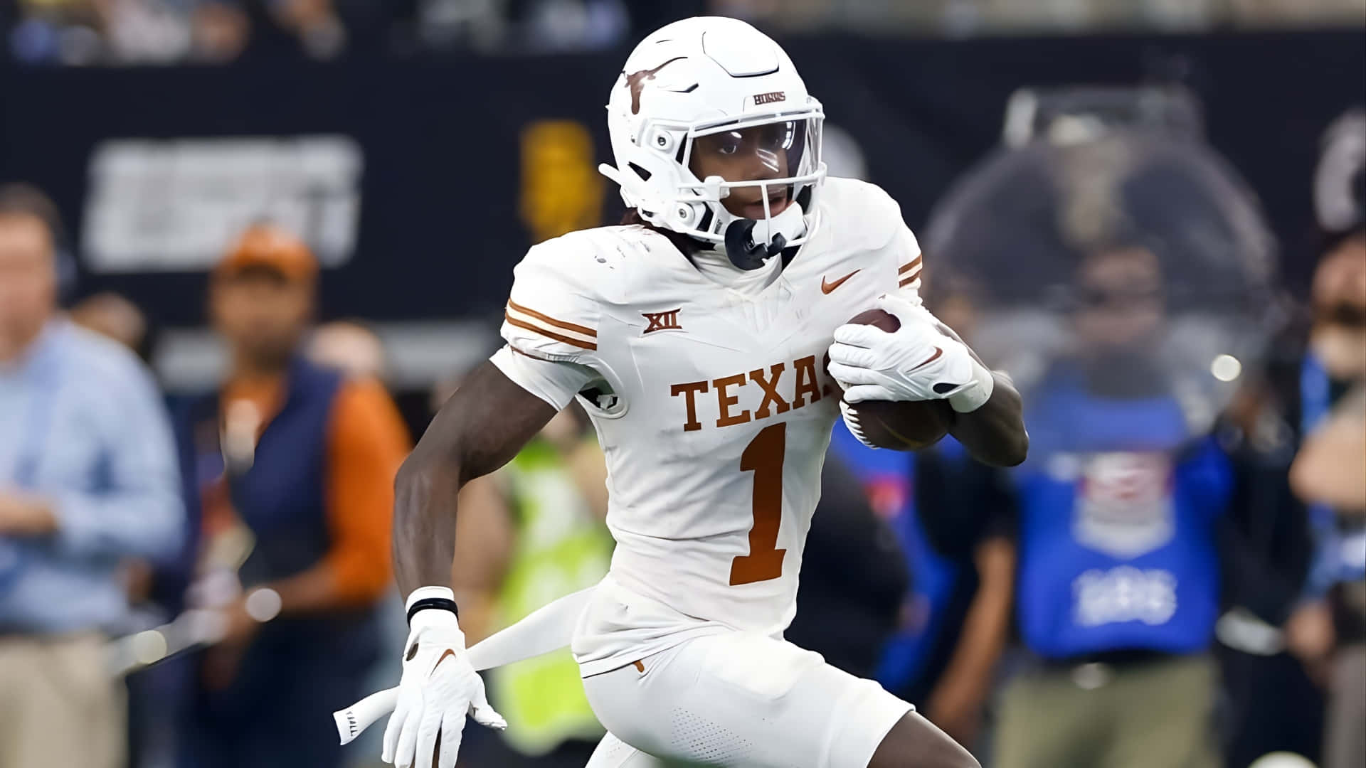 Xavier Worthy Texas Football Star Wallpaper