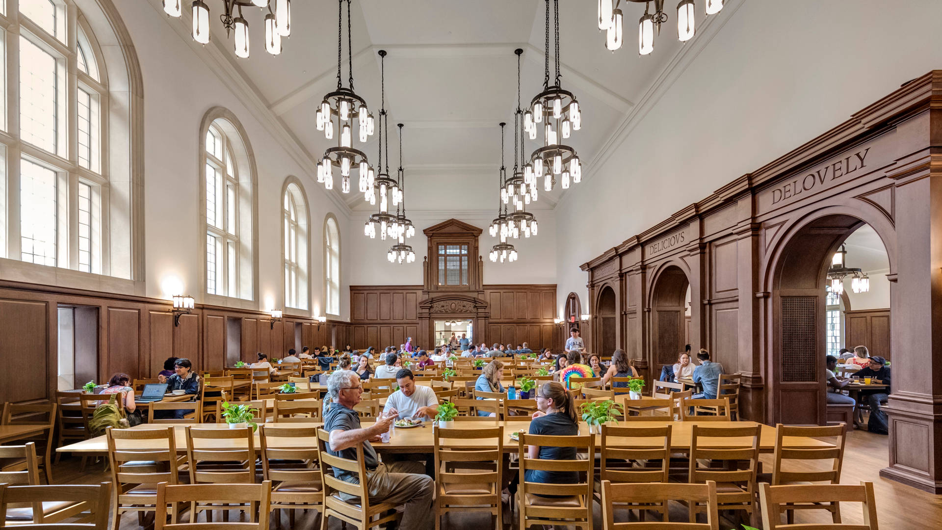 Lacomida De La Universidad De Yale En El Área De Restaurantes Fondo de pantalla
