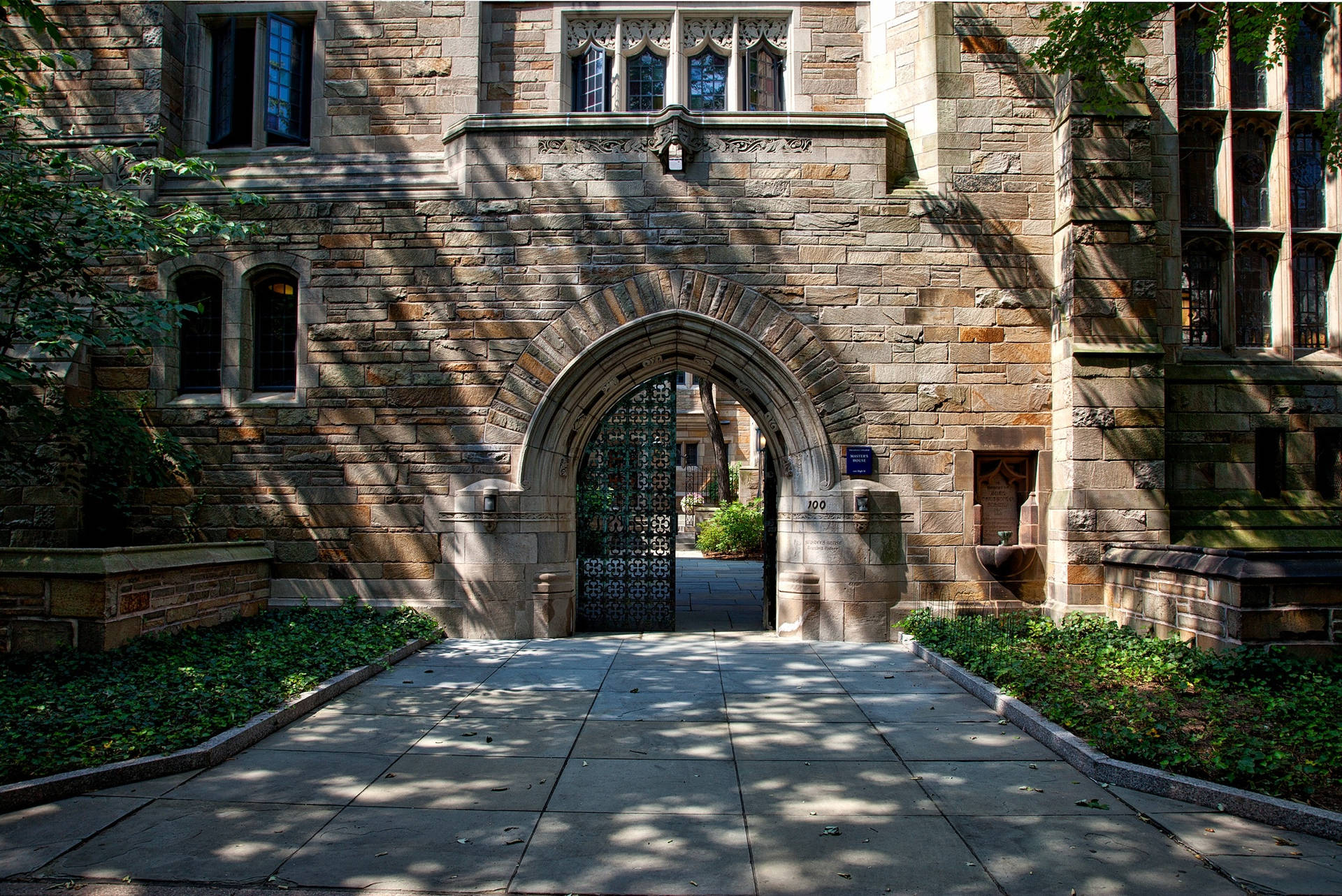Yale University Front Gate Wallpaper