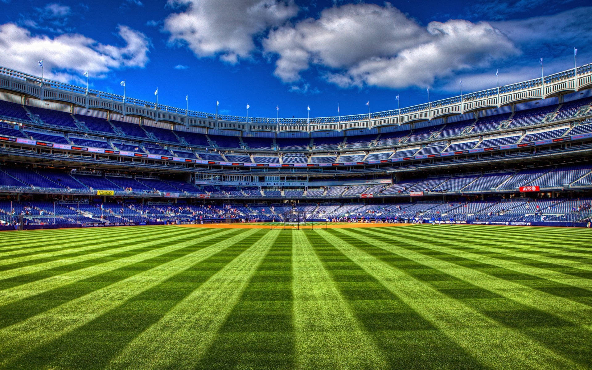 Yankee Stadium Lush Green Baseball Field Wallpaper
