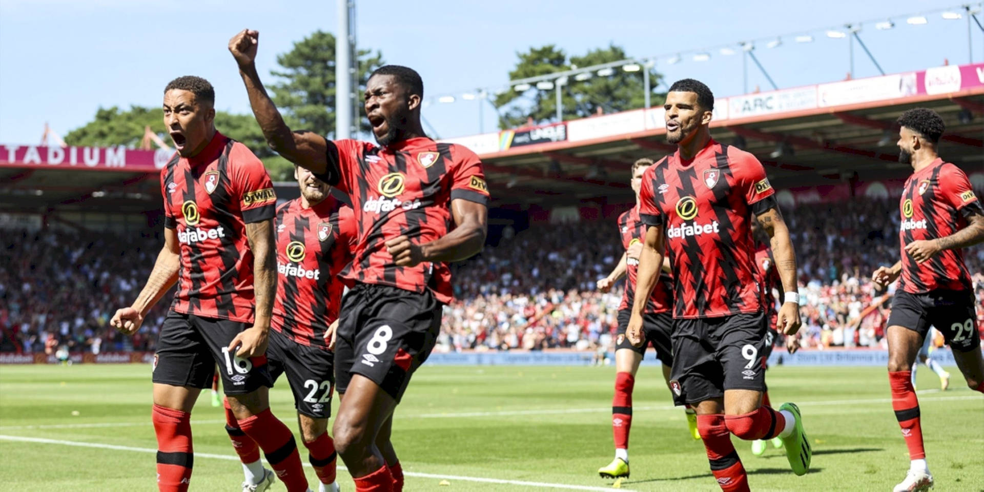 Yelling AFC Bournemouth Football Players Wallpaper