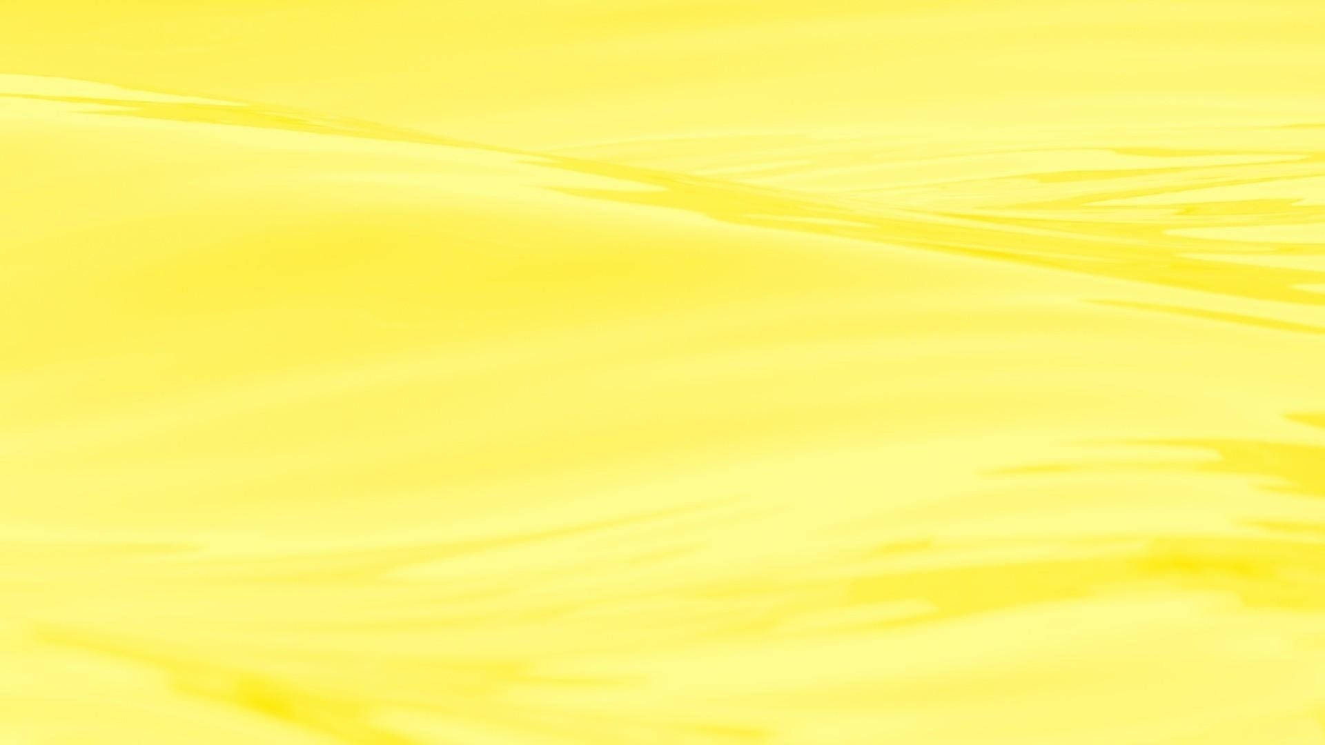 Unordenador Estético Amarillo Que Añade Un Toque De Color A Cualquier Espacio De Trabajo. Fondo de pantalla