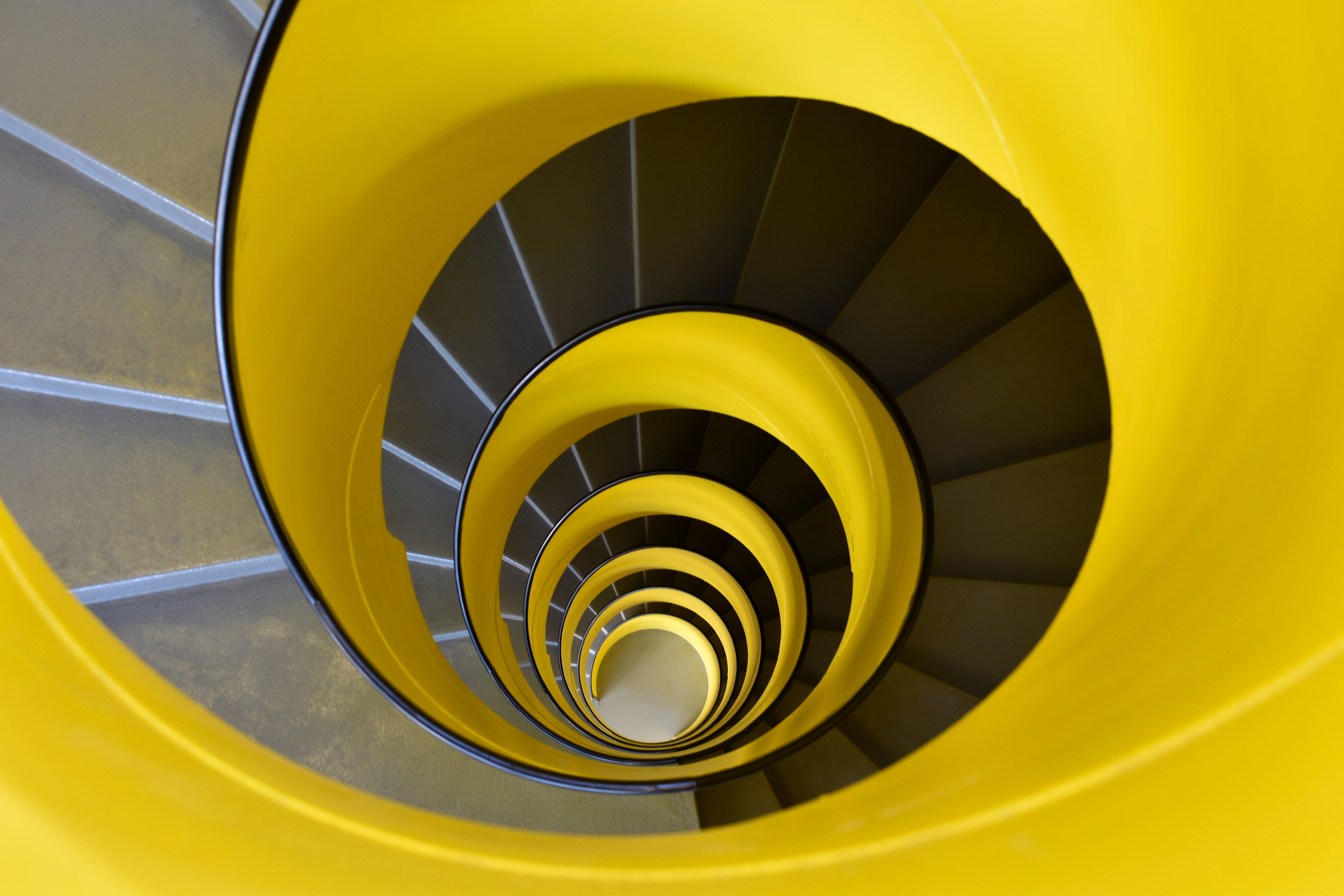 Yellow Aesthetic Laptop Spiral Tunnel Wallpaper