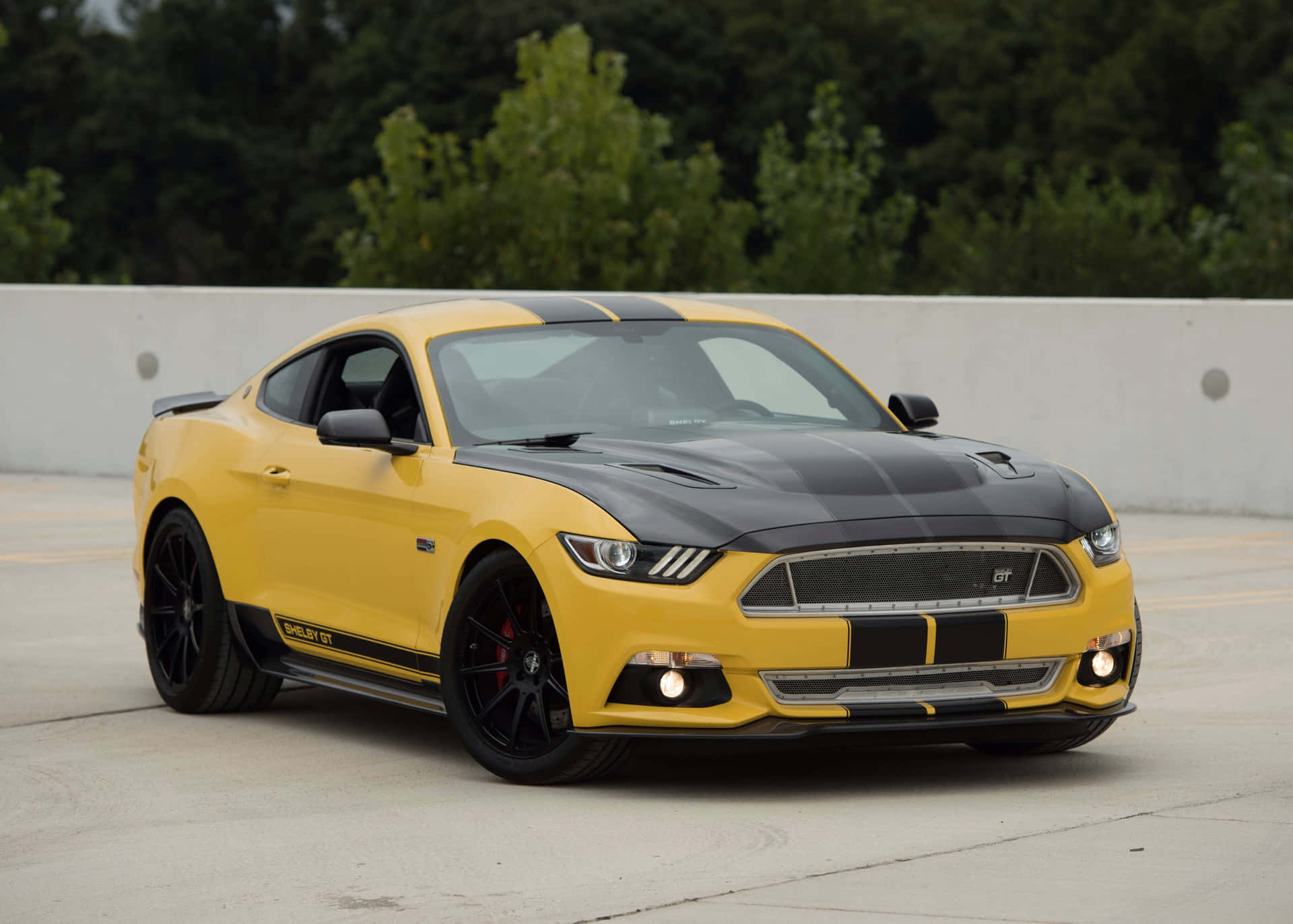 Yellow And Black Ford Mustang GT Wallpaper