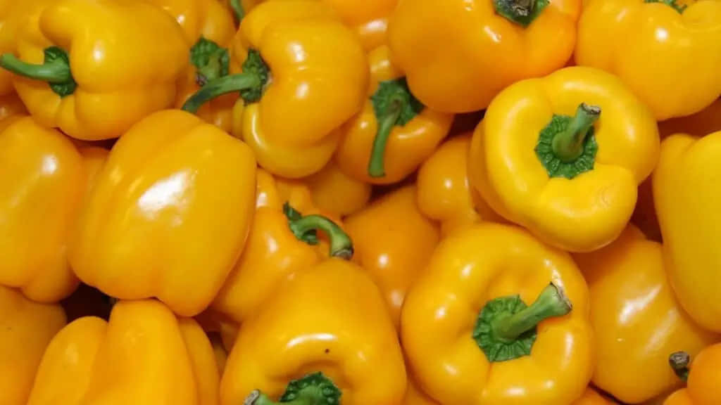 Fresh and Vibrant Yellow Bell Pepper Wallpaper