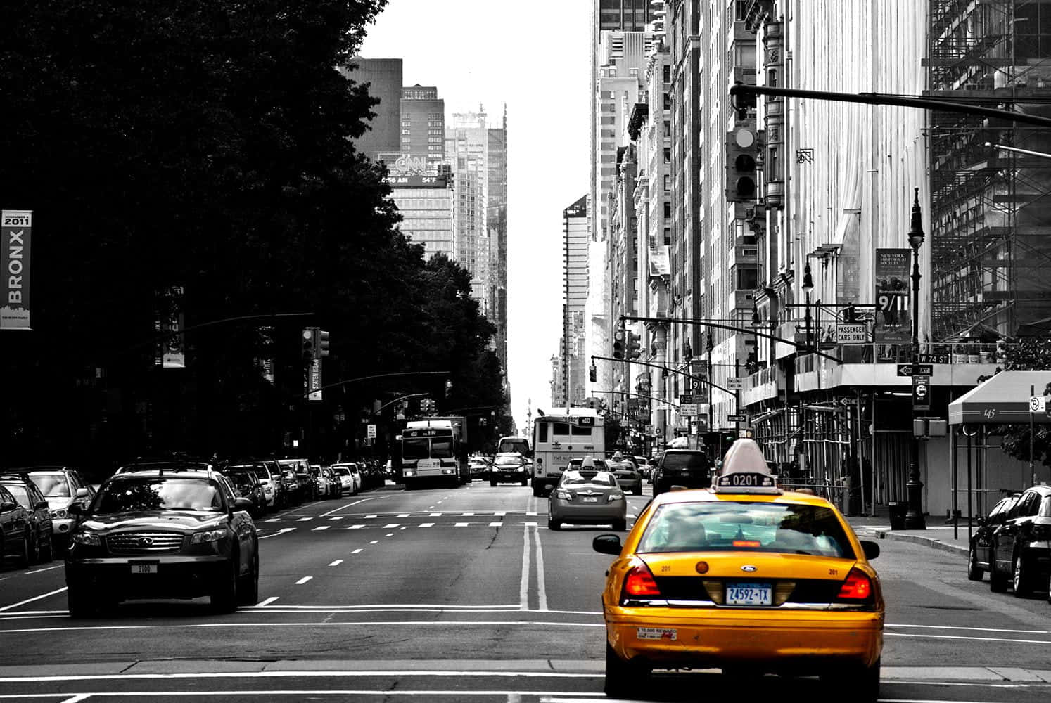 Taxiamarillo Estacionado En La Ciudad. Fondo de pantalla