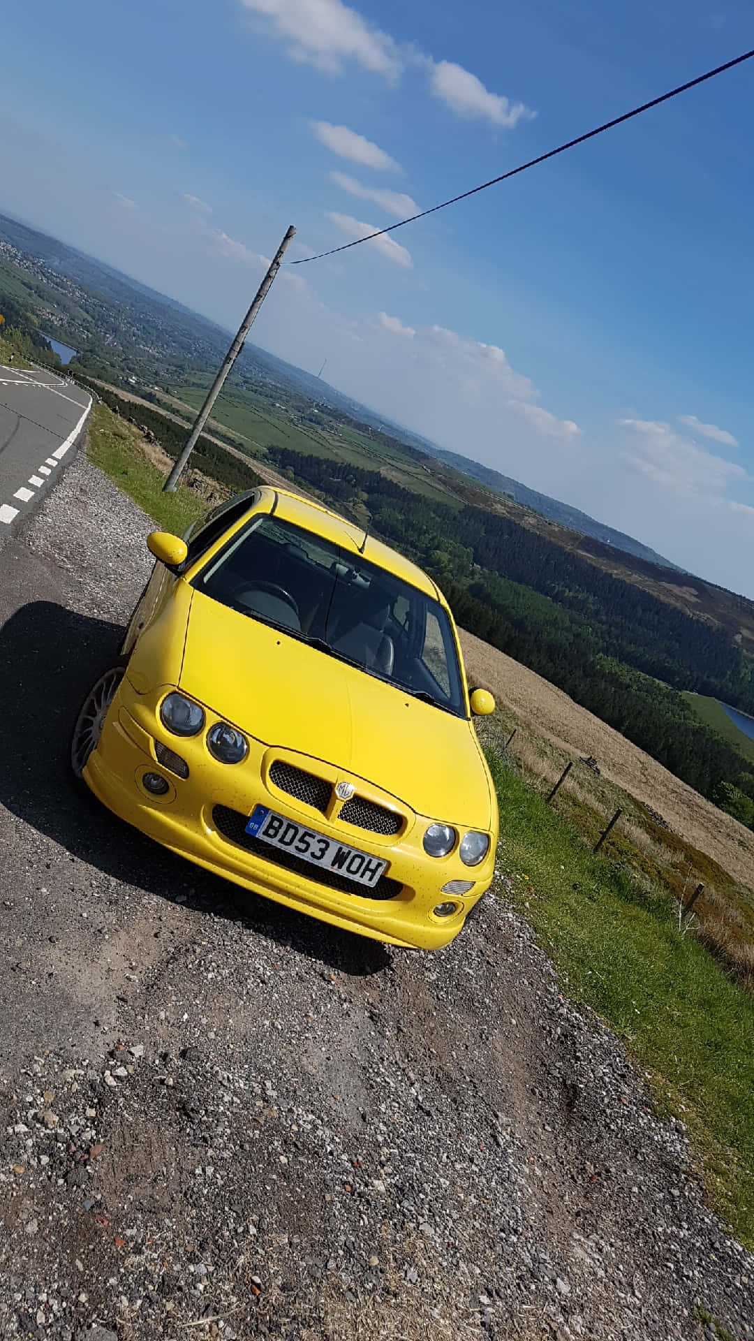 Voiture Jaune Route De Campagne Fond d'écran