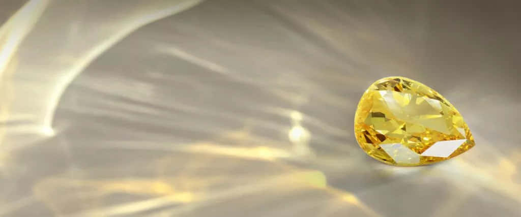 Majestic Yellow Diamond - Brilliance Unearthed Wallpaper