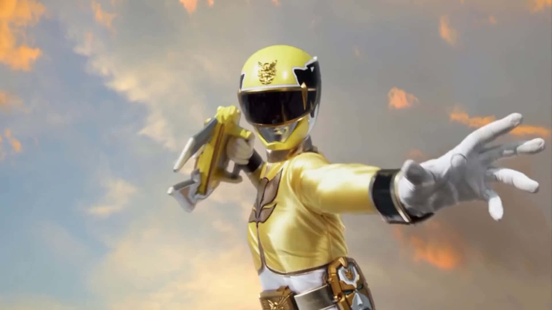 Yellow Ranger Action Pose Wallpaper