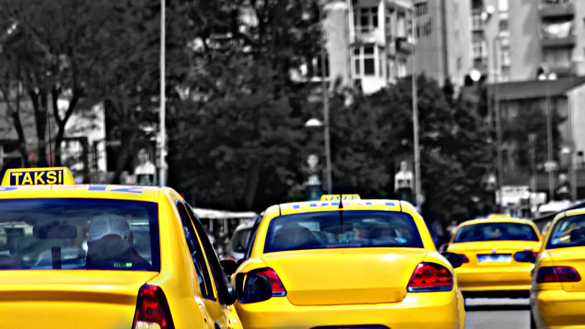 Yellow Taxi Greyscale Wallpaper