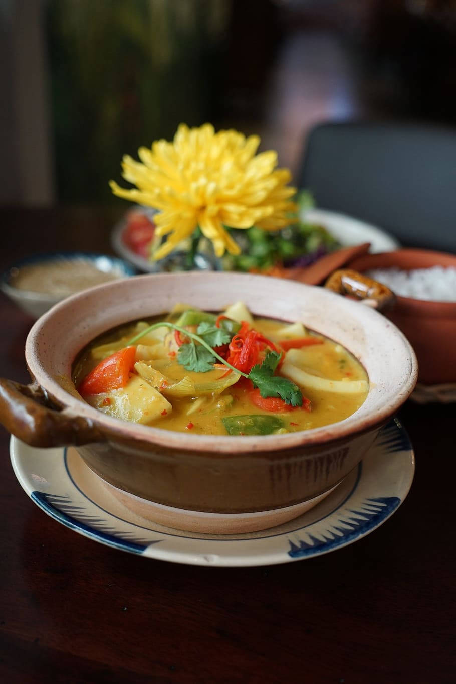 Mouthwatering Yellow Thai Curry With Chicken Wallpaper