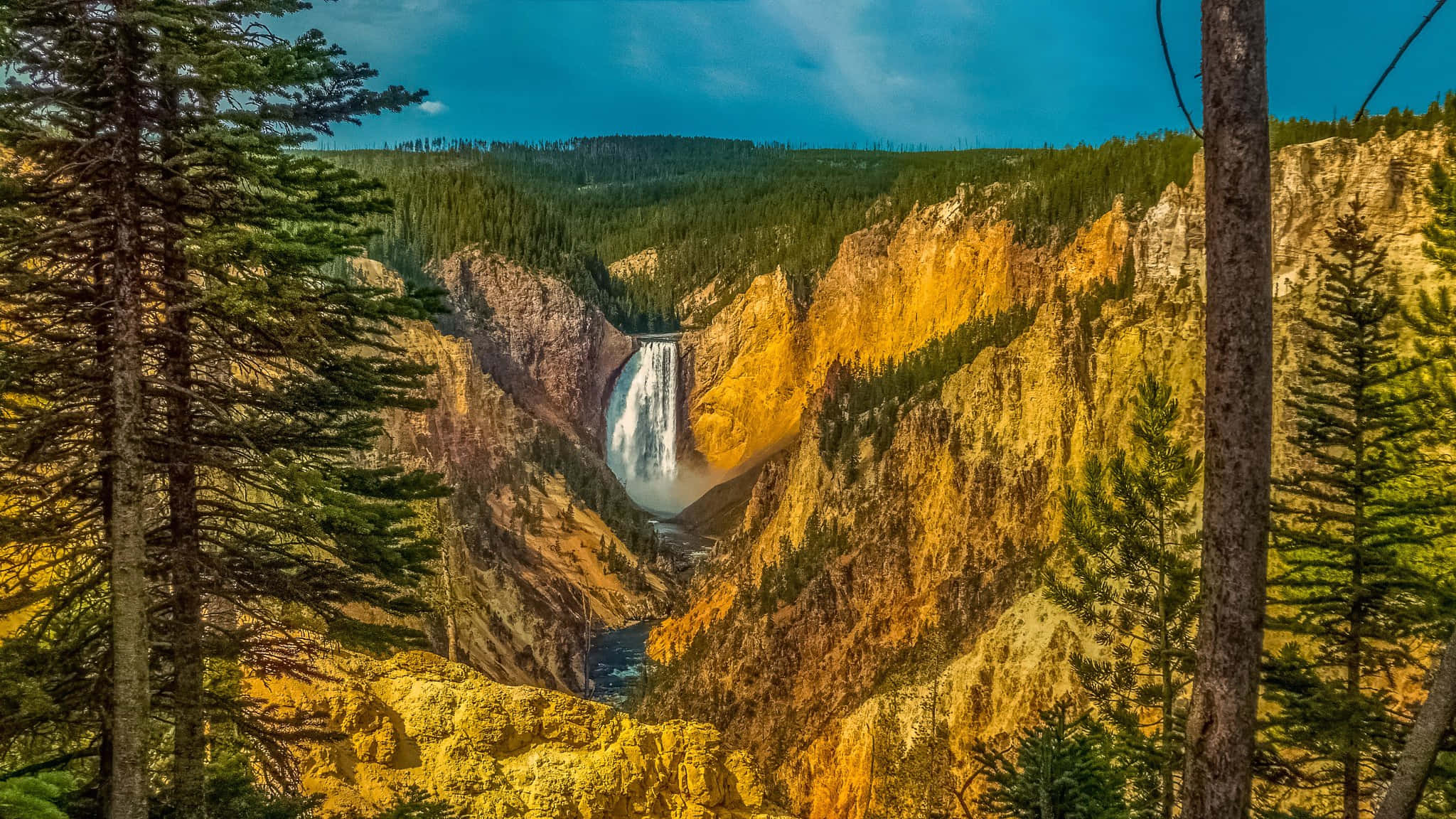 Fondode Pantalla De Yellowstone Con Fan Art De Las Cataratas Y Las Montañas.