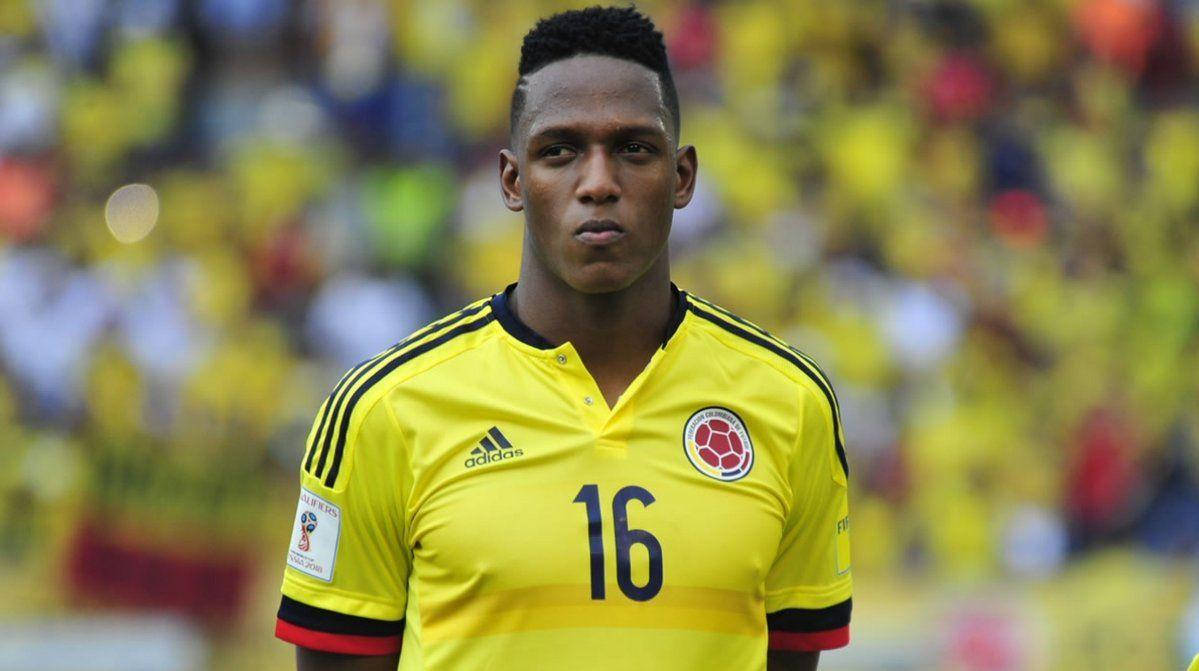 Yerry Mina With Serious Expression Wallpaper
