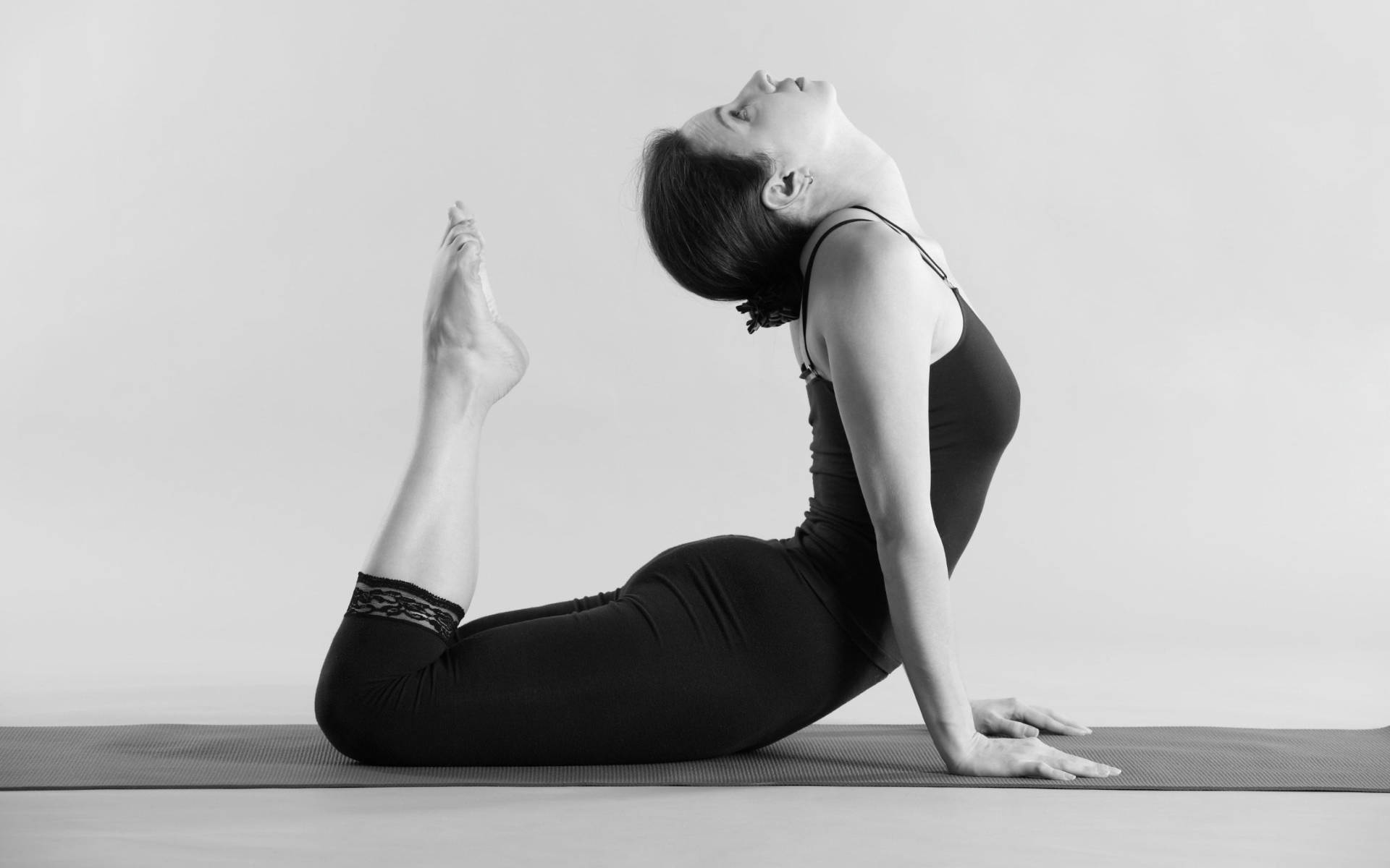 Yoga Kvinde Gråtoner Wallpaper