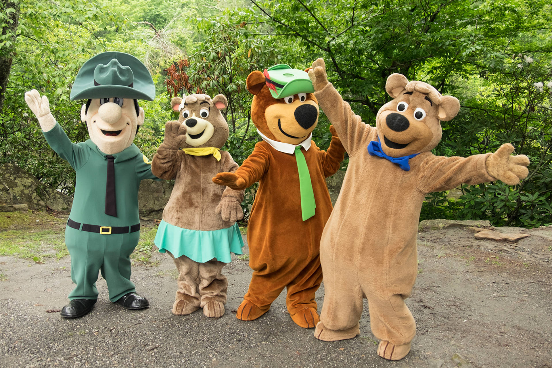 Yogi Bear With Friends Picture