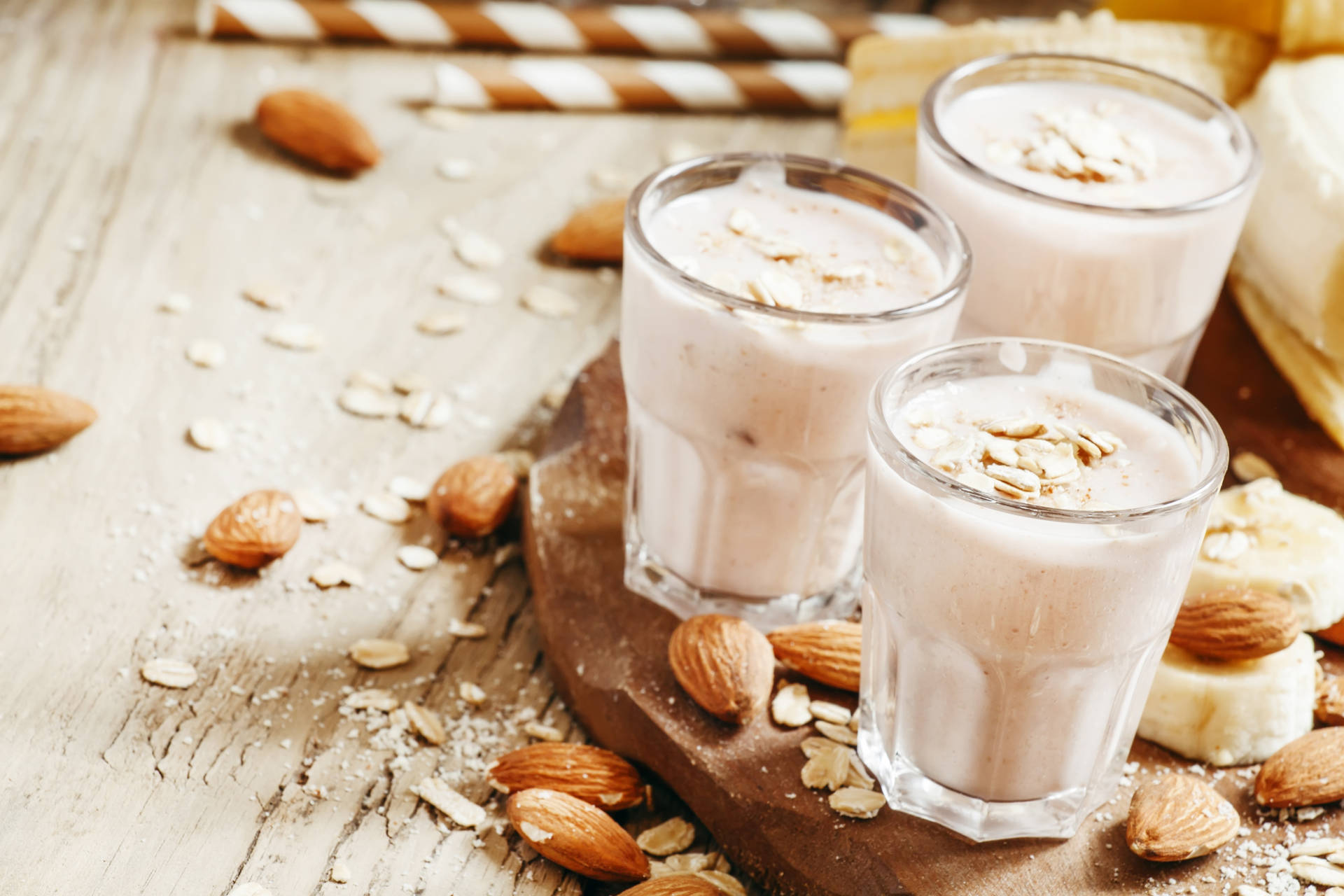 Yogurt And Almonds Wallpaper