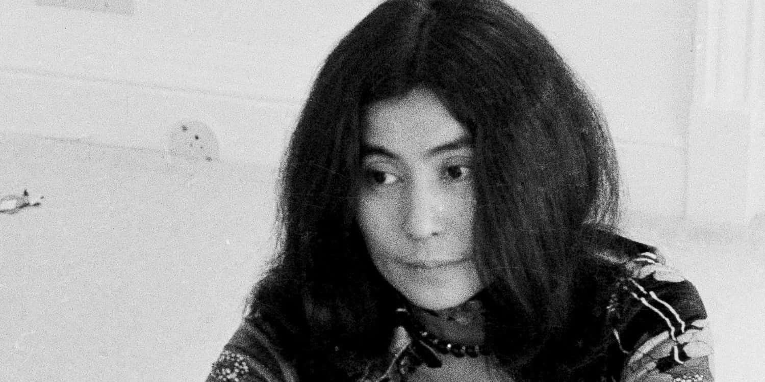 Yoko Ono Looking Left Wallpaper