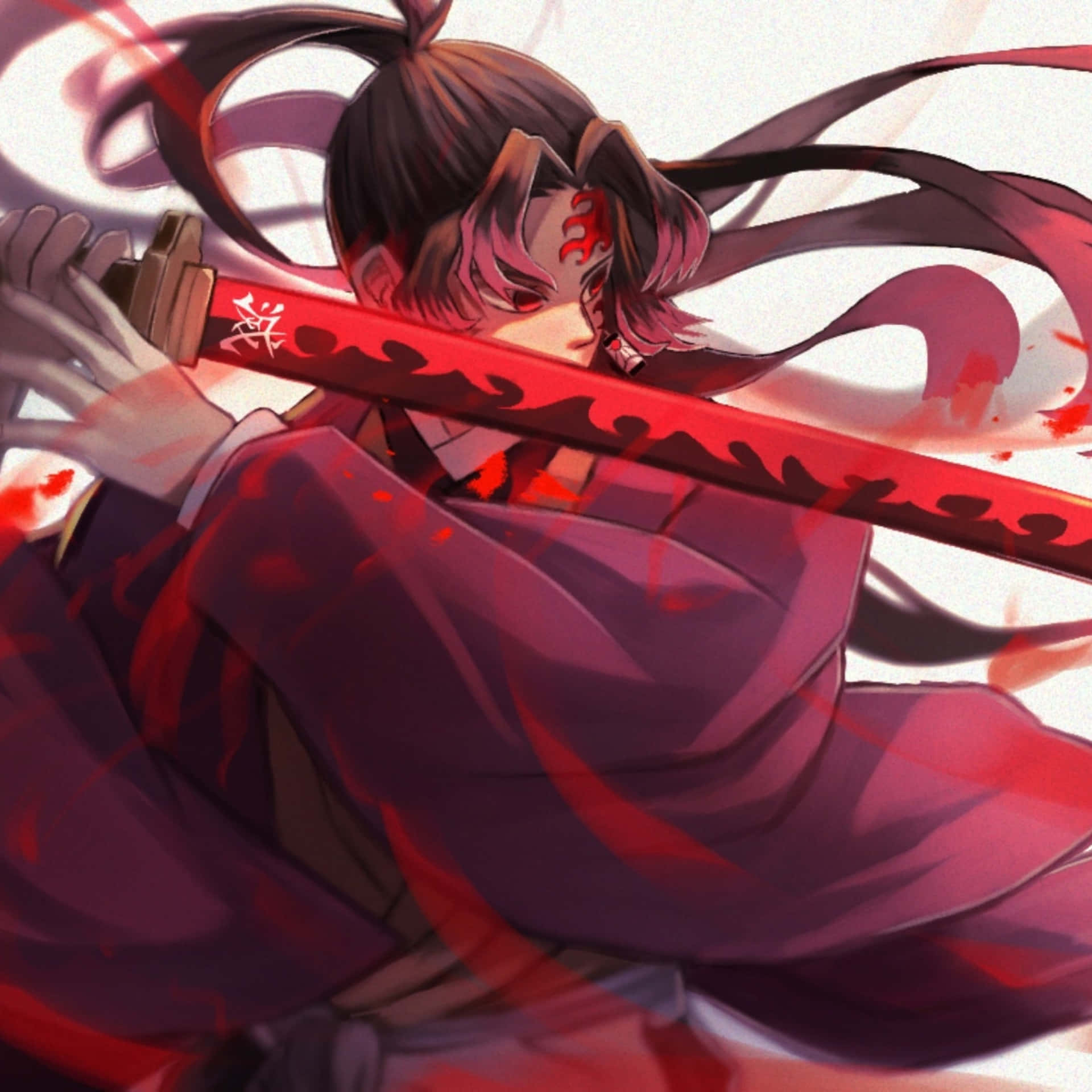 En pige med et sværd holder et rødt sabel Wallpaper