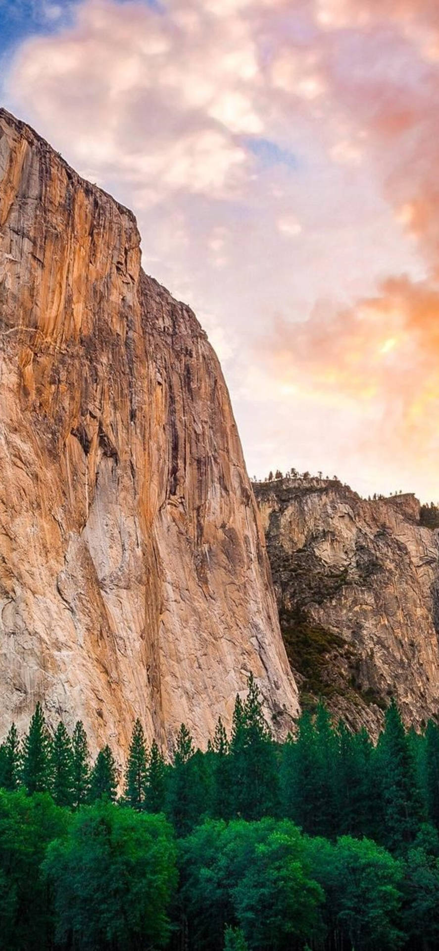 Udforsk skønheden af Yosemite Nationalpark med din Iphone Wallpaper