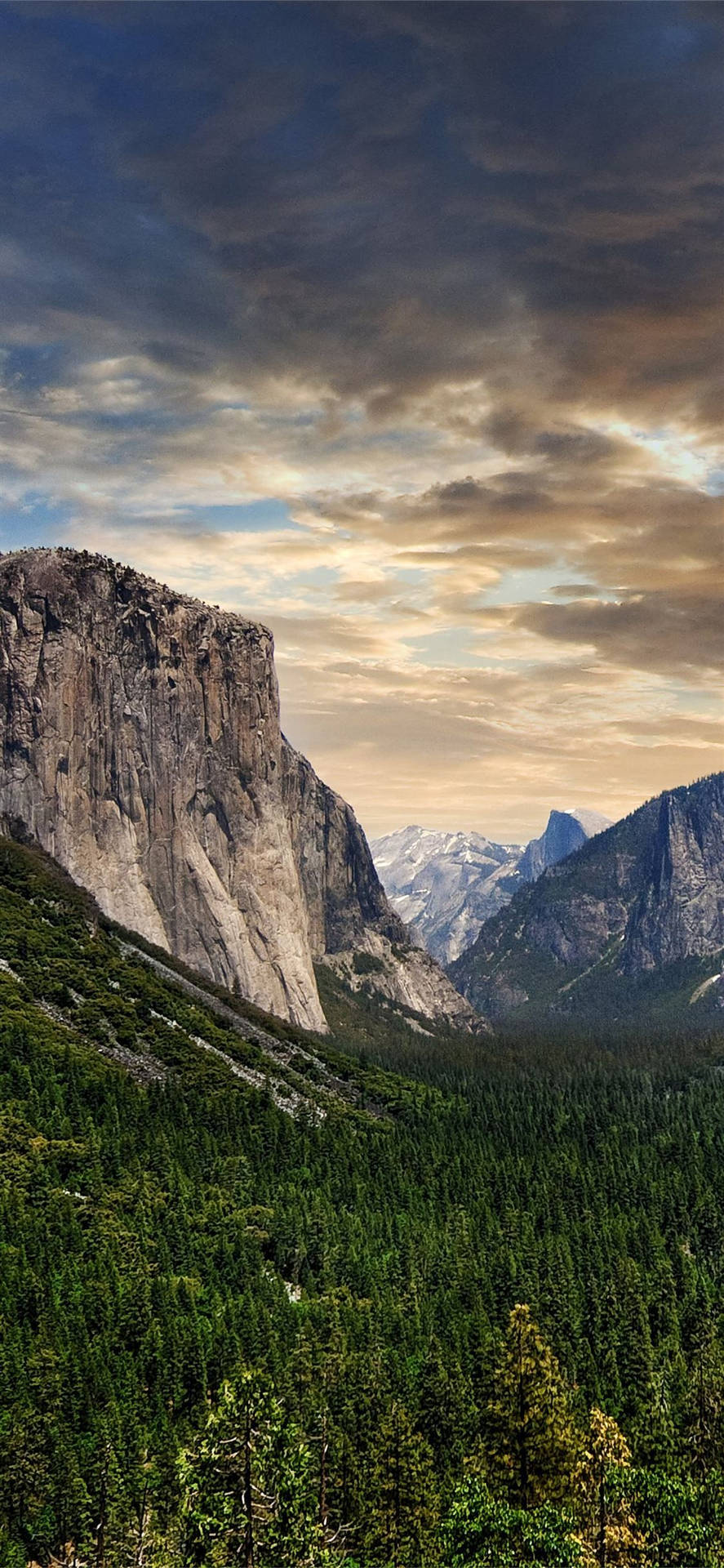 Giornatanuvolosa A Yosemite Iphone Sfondo