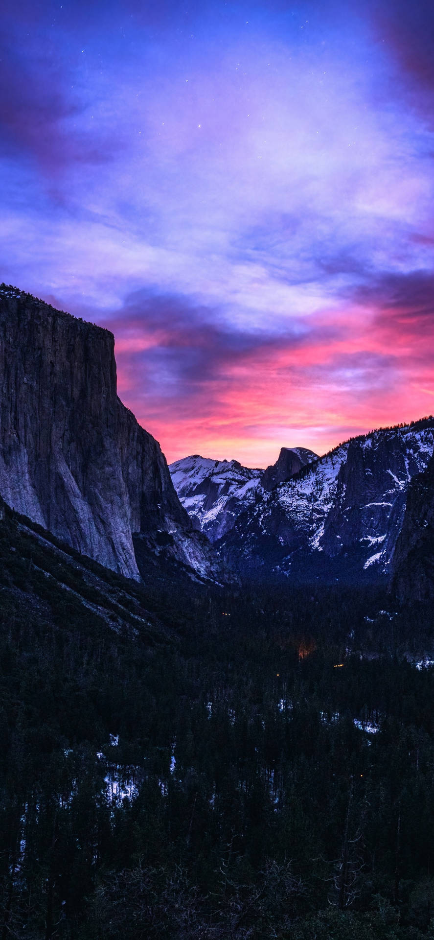 Oplev den utrolige skønhed og størrelse af Yosemite National Park på din IPhone. Wallpaper
